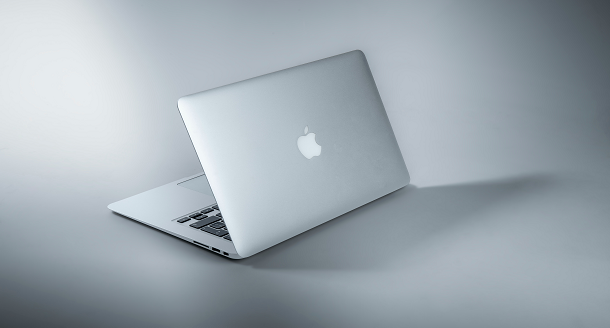 What is the basic difference between a simple laptop and Macbook?